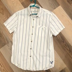 American Eagle short sleeve button down shirt